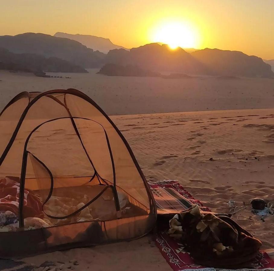 Adel Rum Camp Bubbles Wadi Rum Eksteriør billede