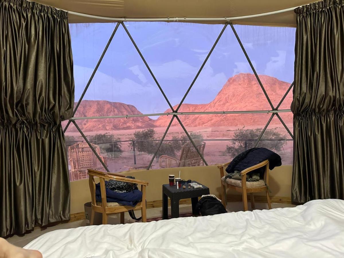 Adel Rum Camp Bubbles Wadi Rum Eksteriør billede