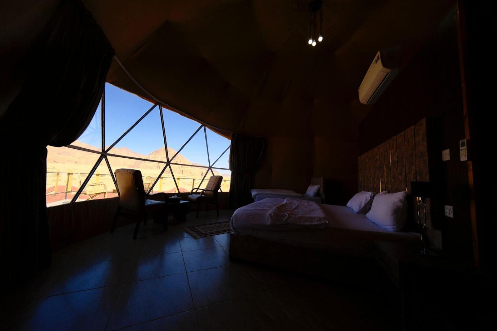 Adel Rum Camp Bubbles Wadi Rum Eksteriør billede