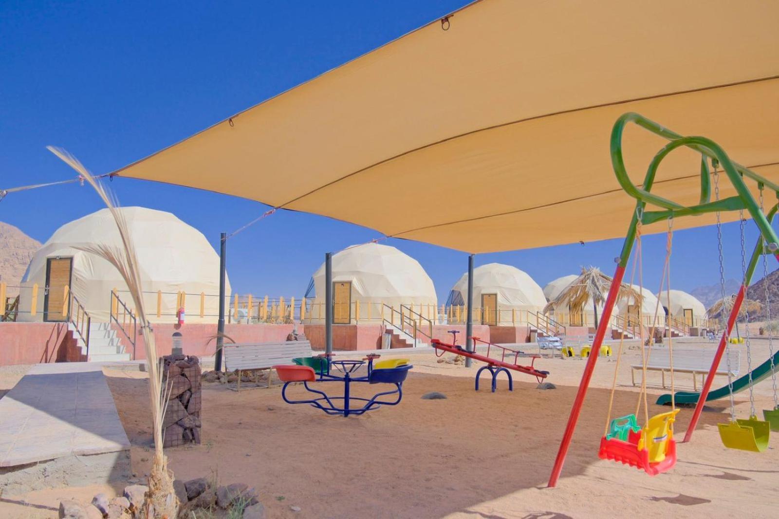Adel Rum Camp Bubbles Wadi Rum Eksteriør billede