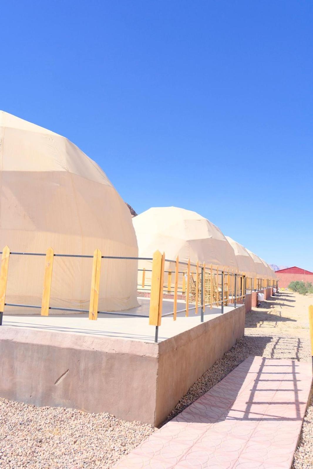 Adel Rum Camp Bubbles Wadi Rum Eksteriør billede
